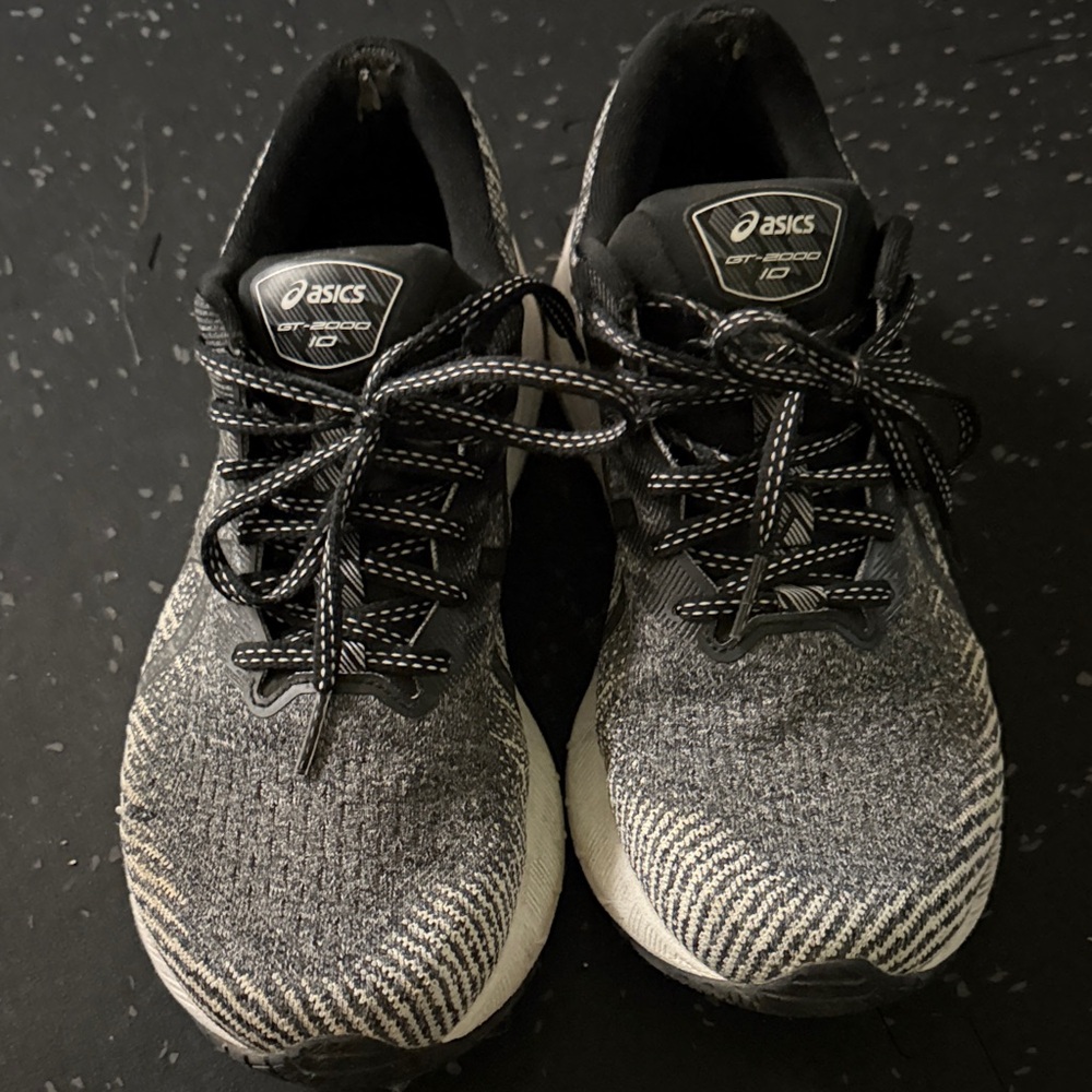 ASICS GT-2000 Knit Running Shoes in Black and Cream